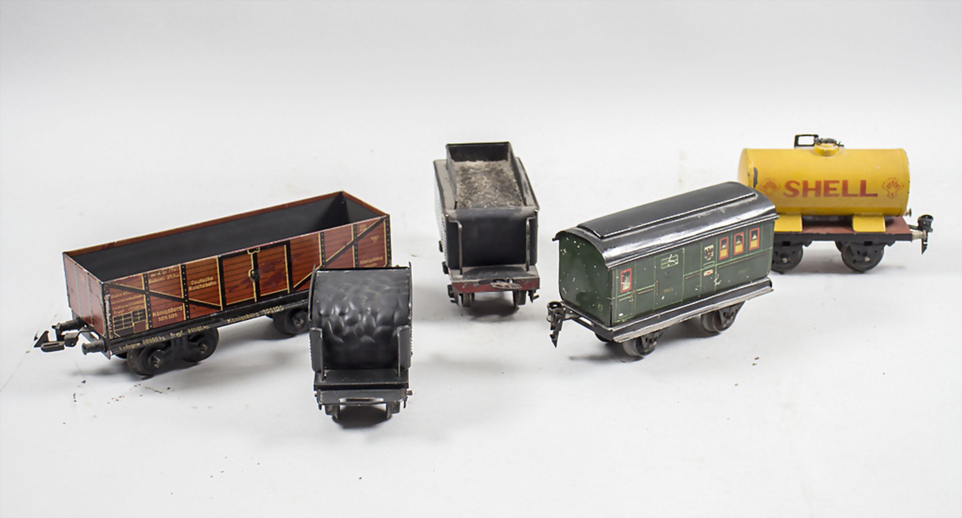 Konvolut Modell Eisenbahn 'Spur 0' 5 Wägen / Waggons u.a. 'Märklin', 20. Jh.