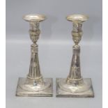 Paar Louis-Seize Kerzenleuchter / A pair of silver candlesticks, Gottlieb Johann Biller, ...