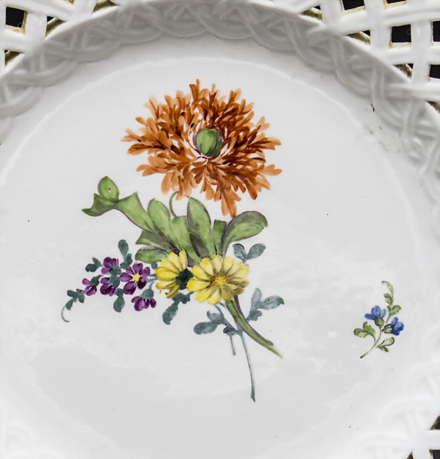 5 Teller mit durchbrochenem Flechtrand / 5 openwork plates with flowers, Meissen, ... - Bild 6 aus 7