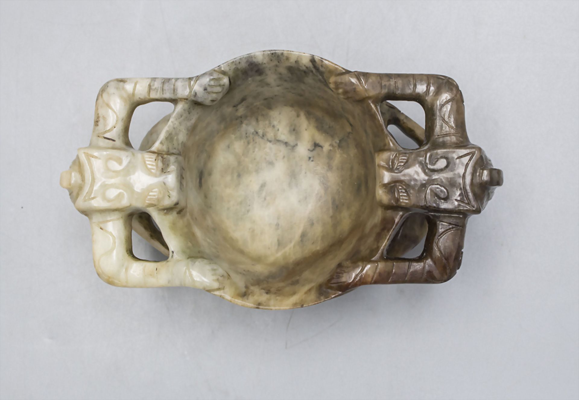 Jadeschale / A jade bowl, China, Qing-Dynastie (1644-1911), 18./19. Jh. - Bild 6 aus 8