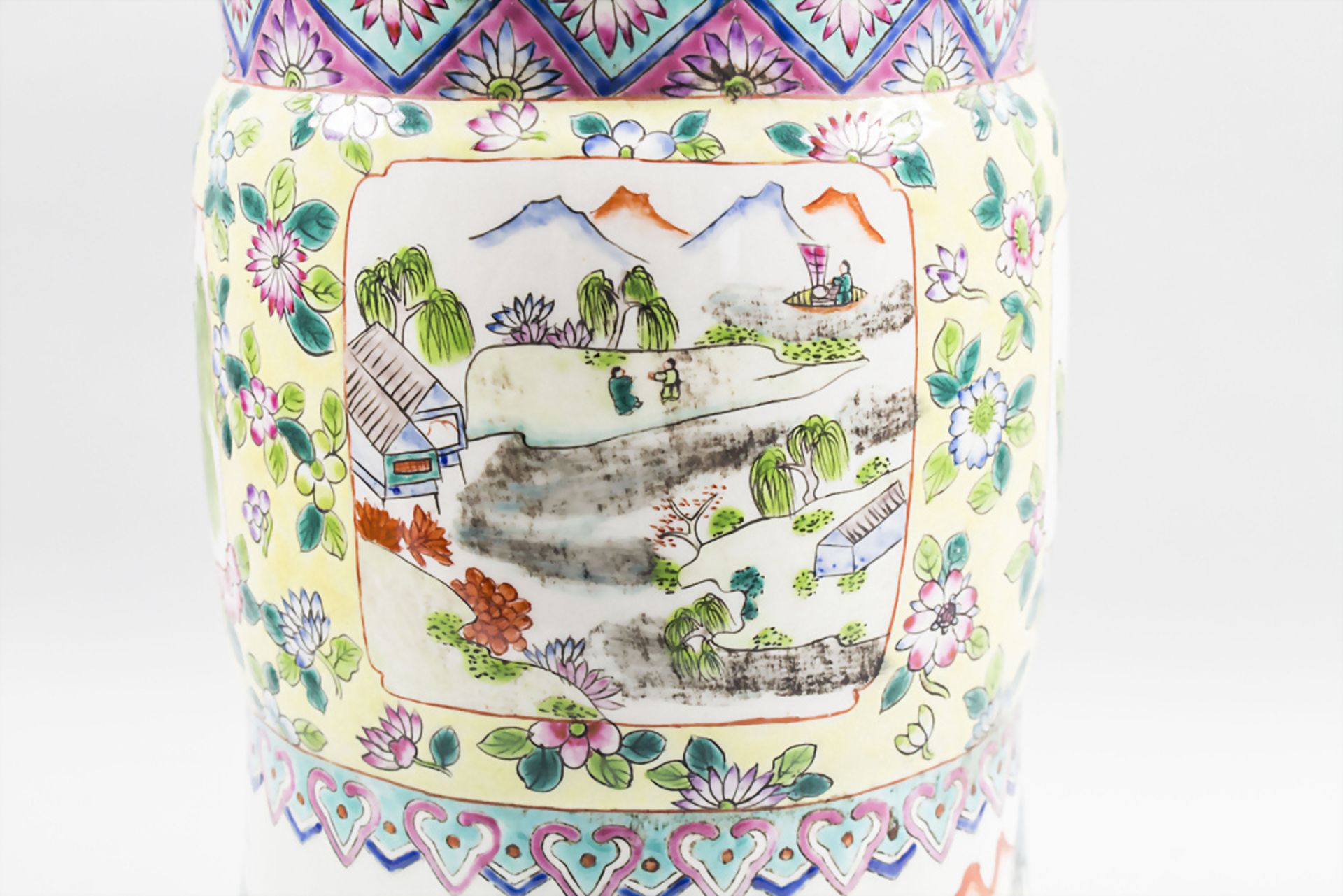 Große Gu Bodenvase / A large Gu vase, wohl Qing-Periode, China - Bild 7 aus 10