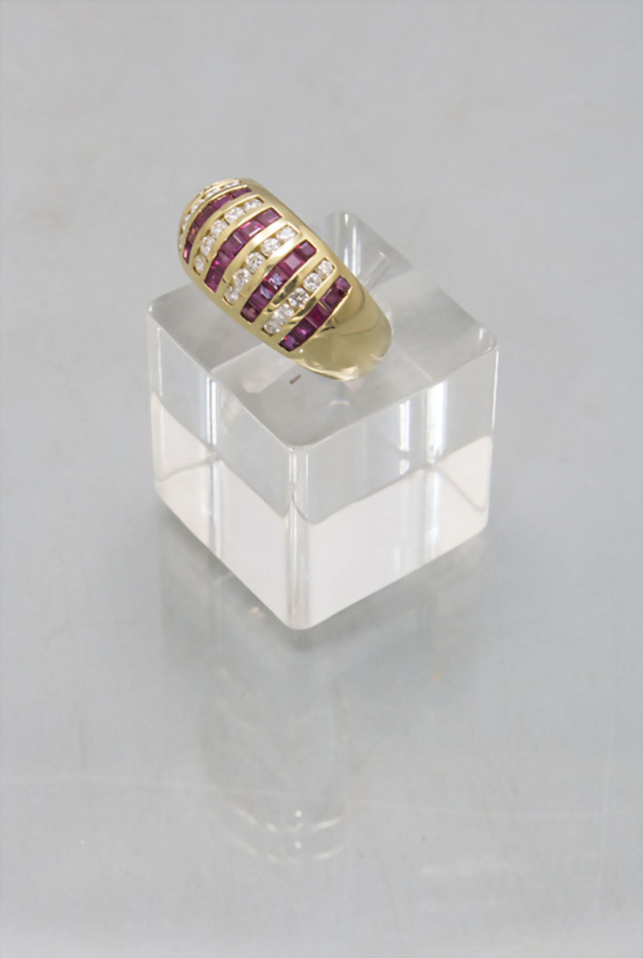 Damenring mit Diamanten und Rubinen / An 18 ct ladies gold ring with diamonds and rubies - Bild 2 aus 3