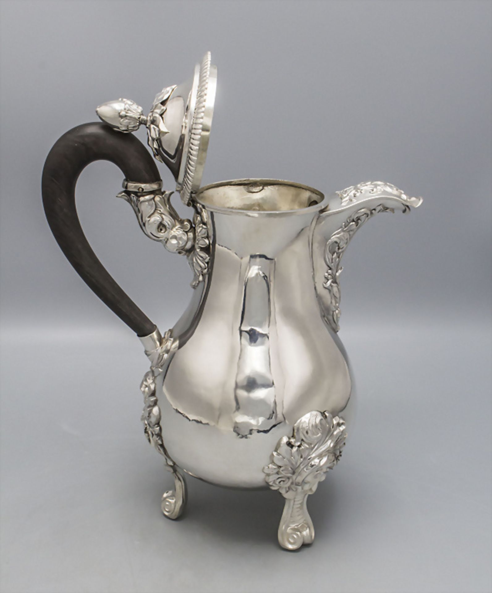 Kaffeekanne / A silver coffee pot, J. Vinckenbosch, Beneden-Maas, 1798-1814 - Image 3 of 9