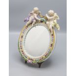 Ovaler Tischspiegel mit 2 Putten / An oval mirror with 2 cherubs, Meissen, Mitte 19. Jh.