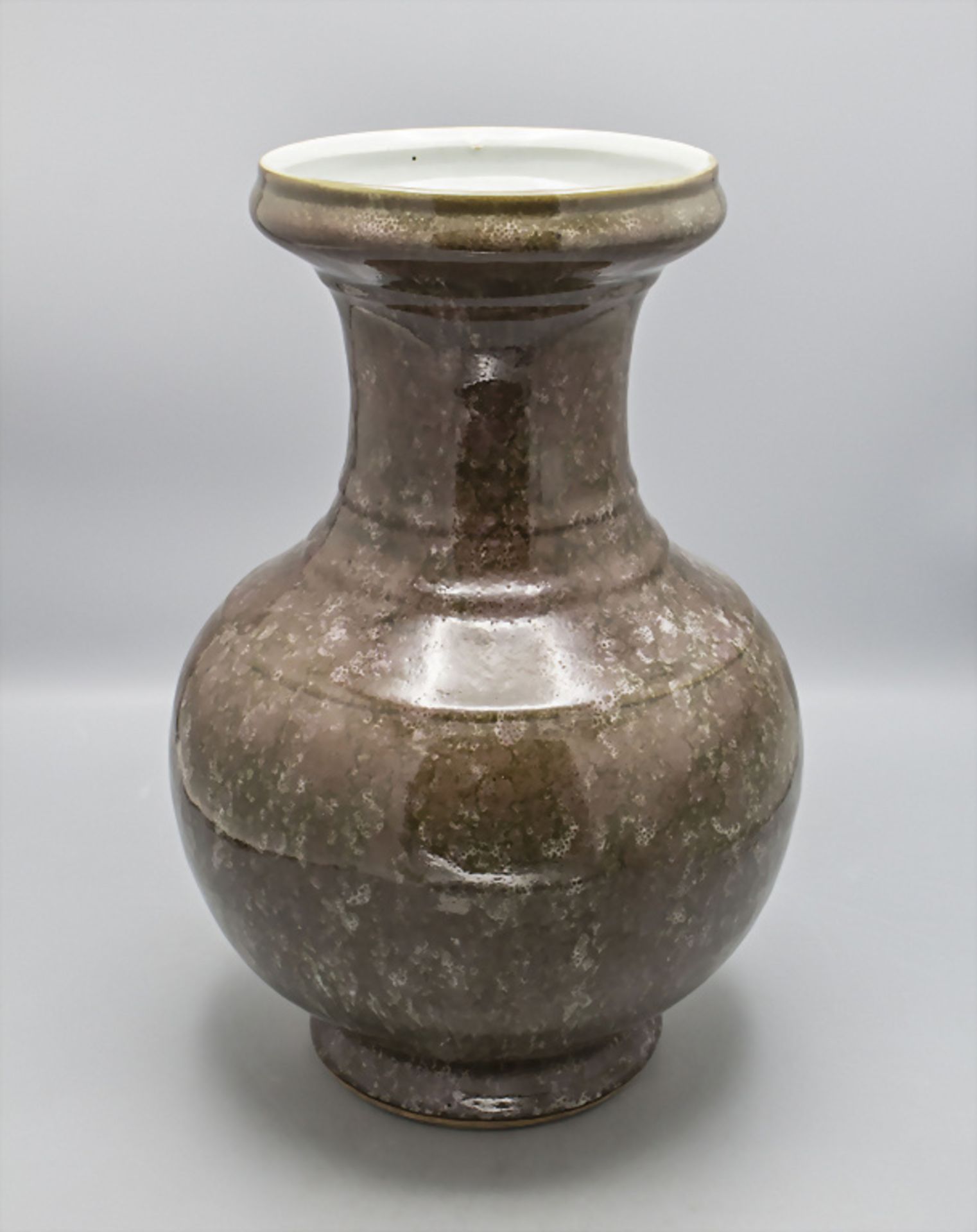 Seltene Vase / A rare porcelain vase, China, Qing Dynastie (1644-1911), gemarkt Kangxi (1662-1722)