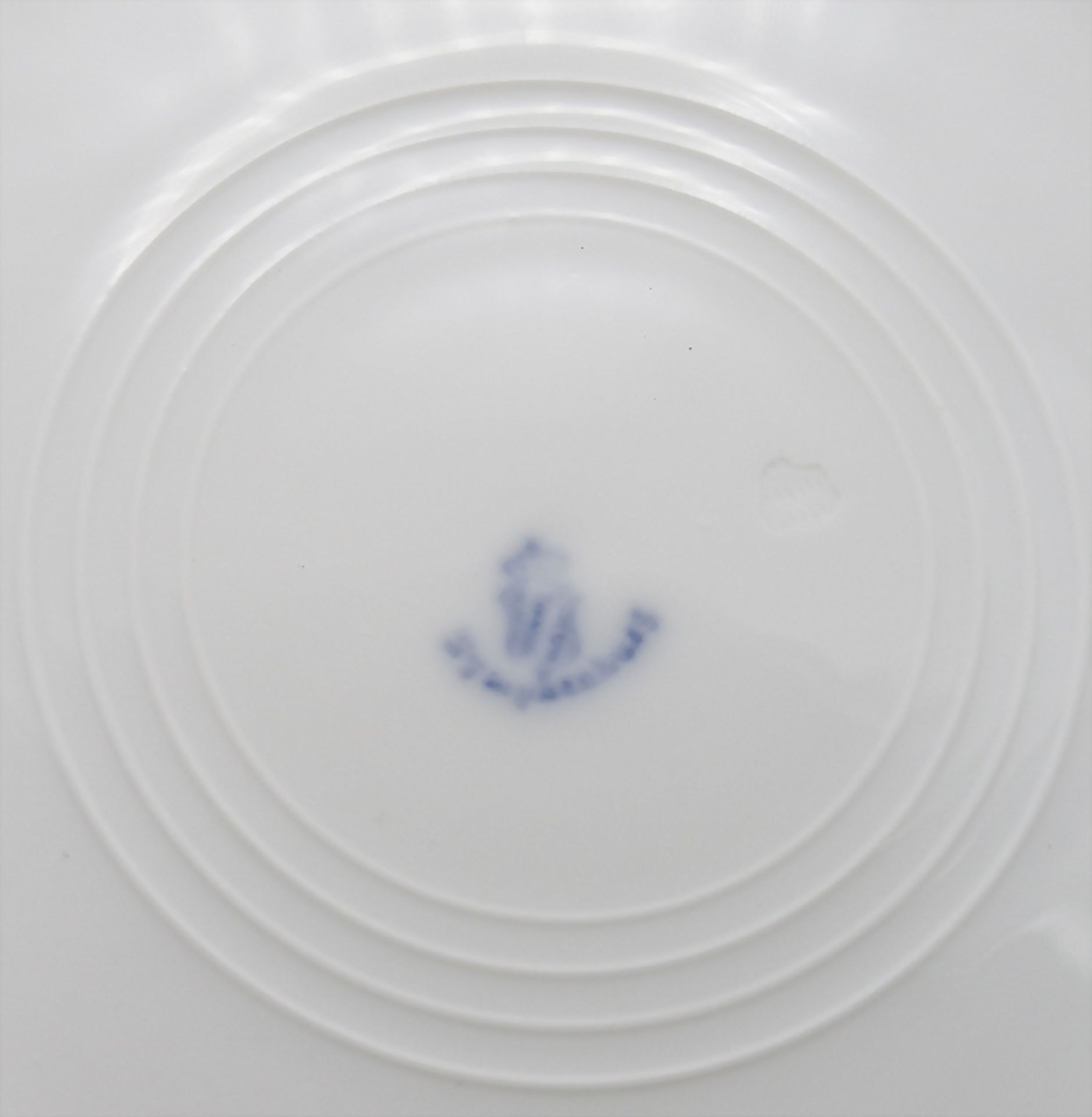 Teller mit Perlrand / A plate, Nymphenburg, ab 1910 - Bild 4 aus 4