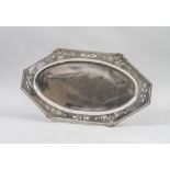 Großes Tee-Tablett / A large silver tea tray, Wien, um 1900