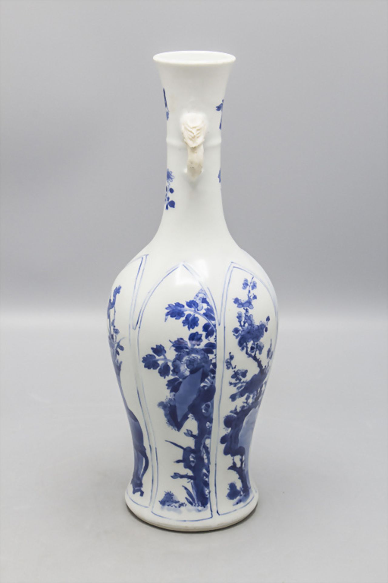 Vase / A porcelain vase, Qing-Dynastie (1644-1911), 18./19. Jh. - Image 2 of 5
