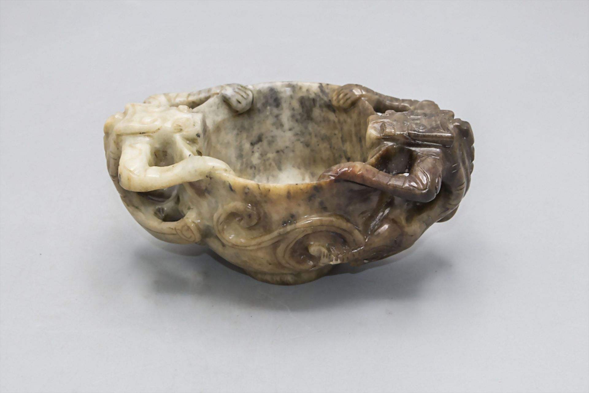 Jadeschale / A jade bowl, China, Qing-Dynastie (1644-1911), 18./19. Jh. - Bild 5 aus 8