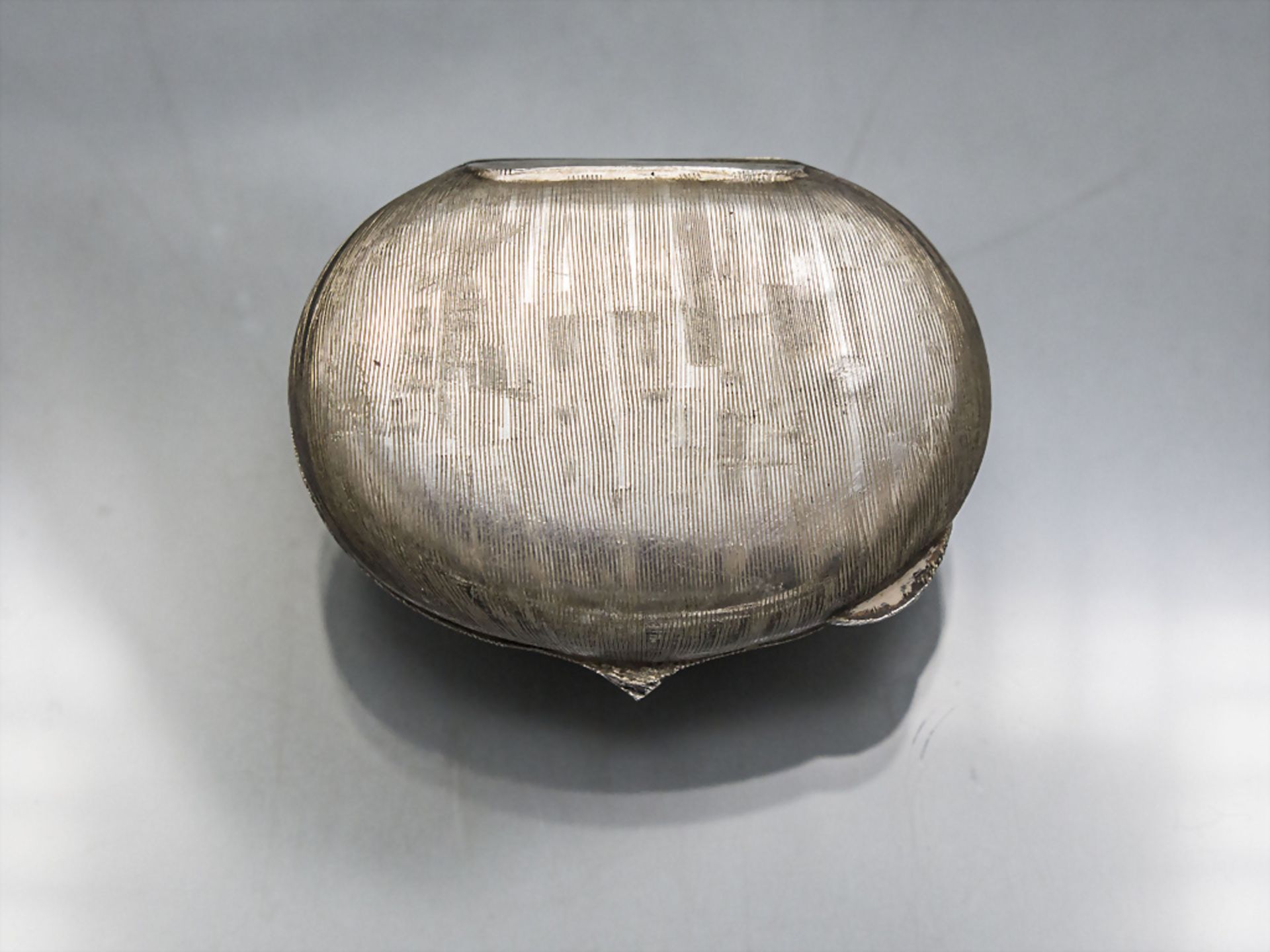 Kleine Dose in Form einer Marone / A small silver box in the shape of a chestnut, Italien, um 1960 - Bild 4 aus 5
