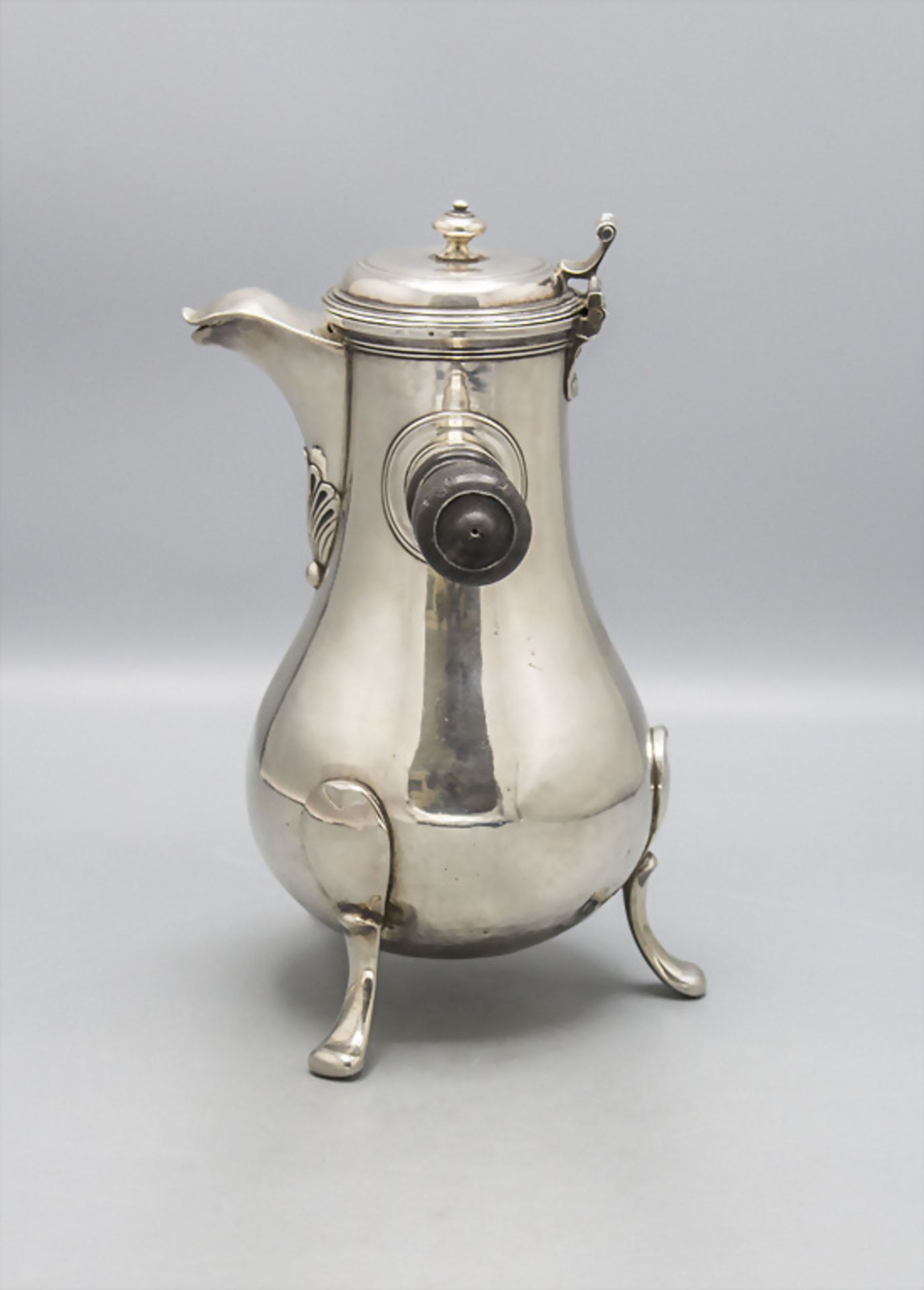 Barock Kaffeekanne / A Baroque silver coffee pot, Jacques Chambert, Versailles, 1764 - Bild 5 aus 9