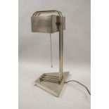 Bauhaus-Design Tischlampe / A Bauhaus design desk lamp, Entwurf um 1925