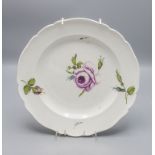 Früher Teller mit Rosen / An early plate with roses, Meissen, um 1750