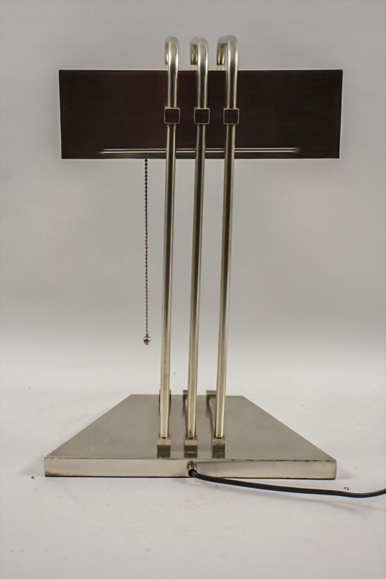 Bauhaus-Design Tischlampe / A Bauhaus design desk lamp, Entwurf um 1925 - Image 3 of 9