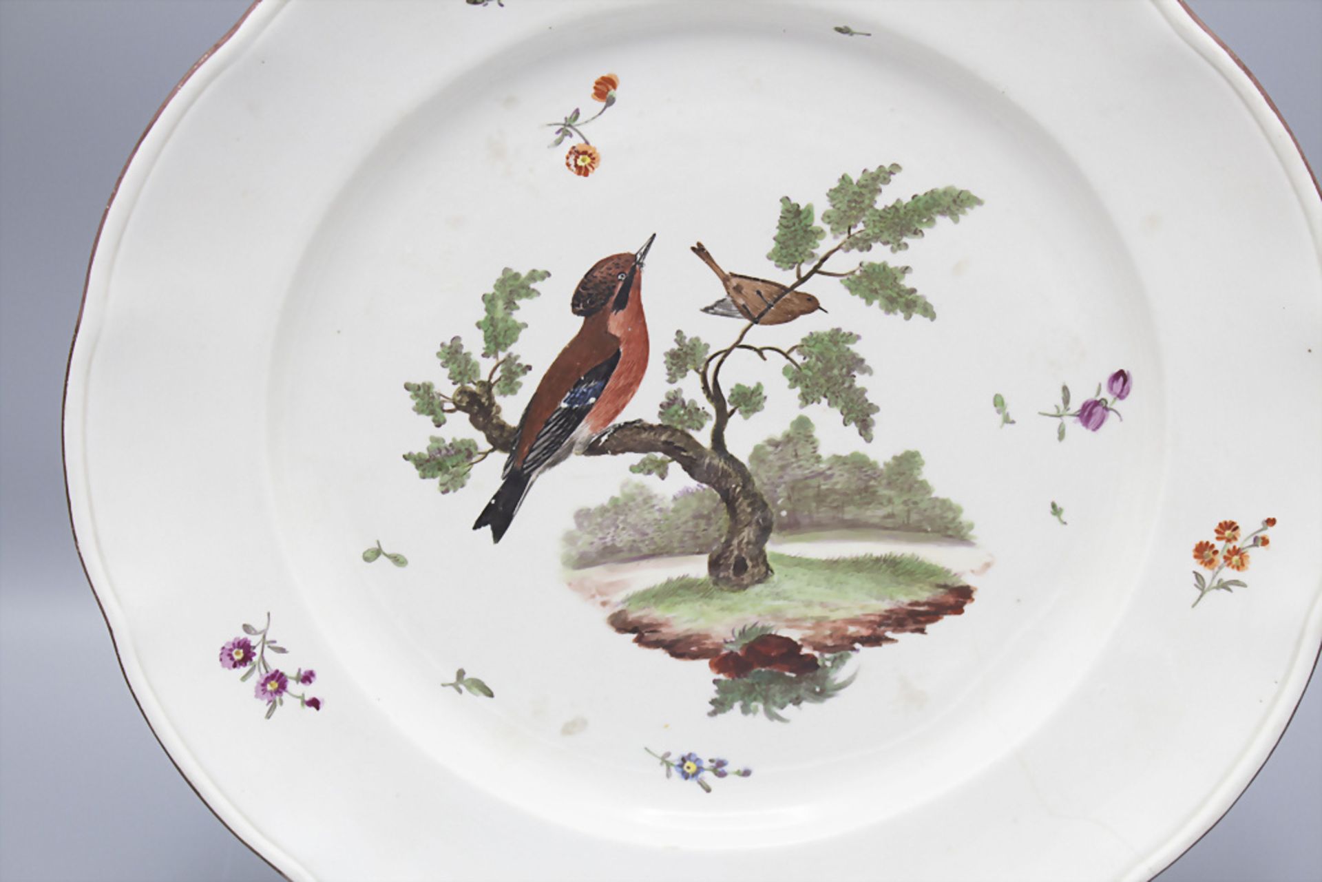 Teller mit Vogelmalerei / A plate with birds, Frankenthal, 1762-1795 - Bild 2 aus 3