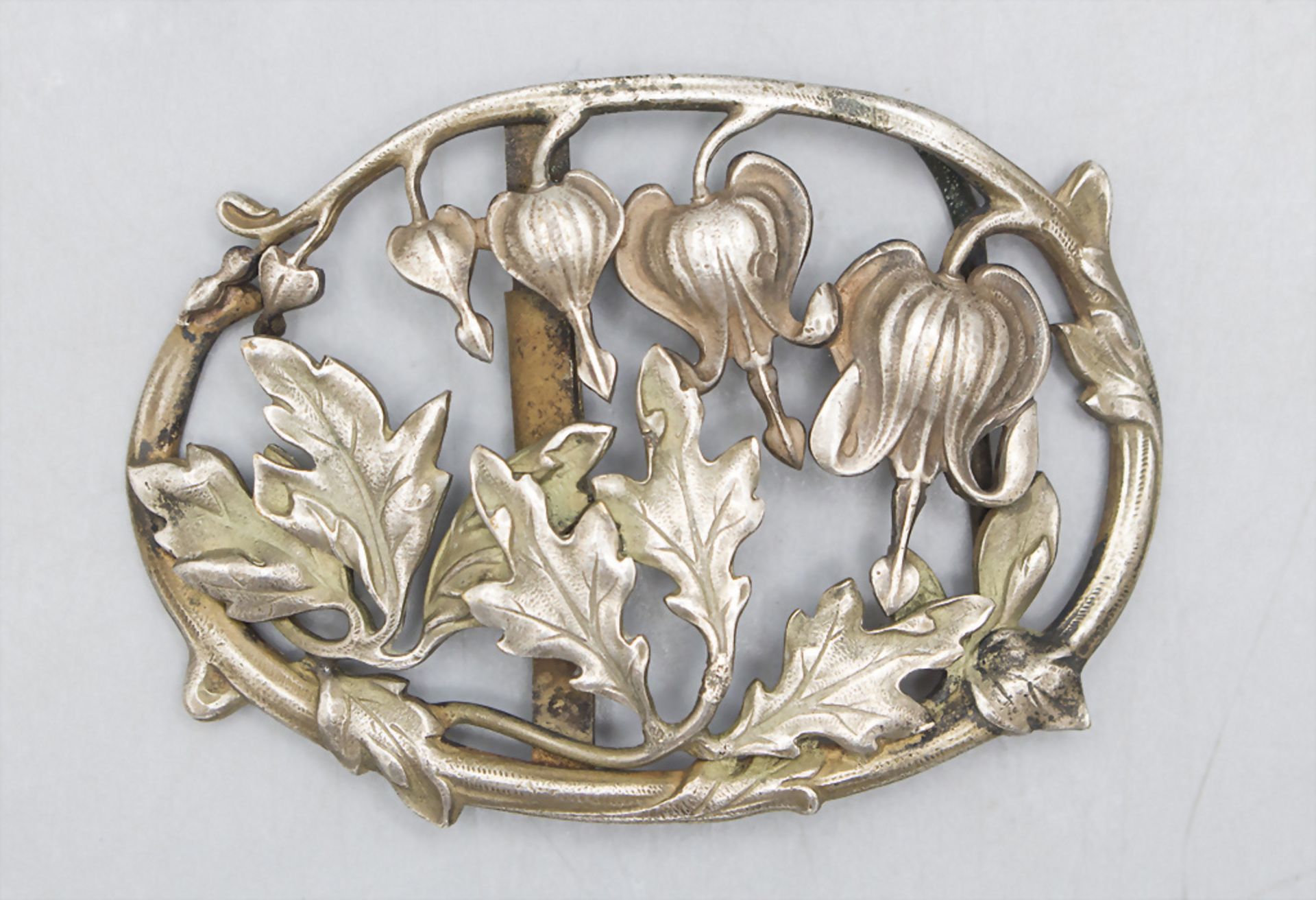 Jugendstil Gürtelschließe mit Tränenden Herzen / An Art Nouveau belt buckle with bleeding ...