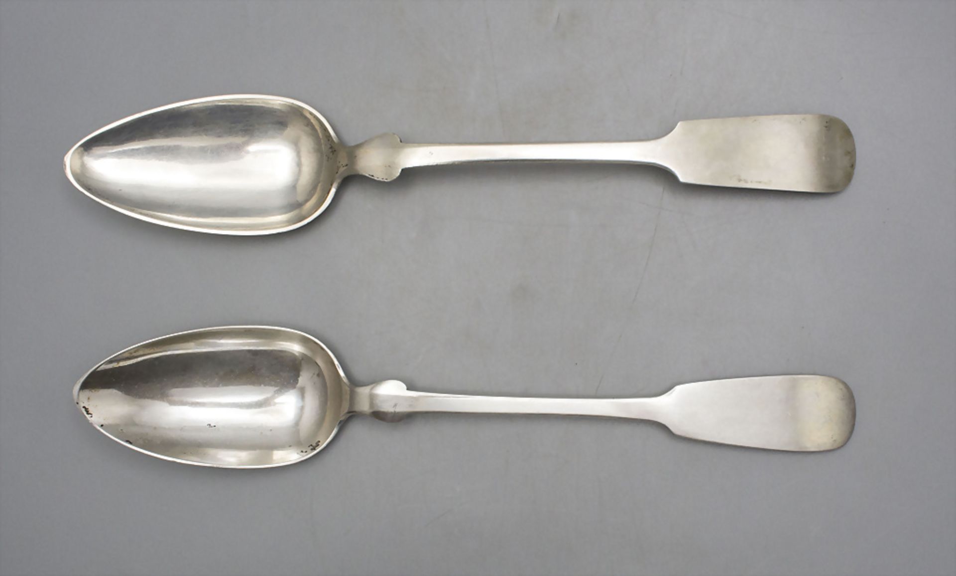 2 Ragout Löffel / 2 Cuillère à ragout en argent massif / 2 large silver serving spoons, A. von ...