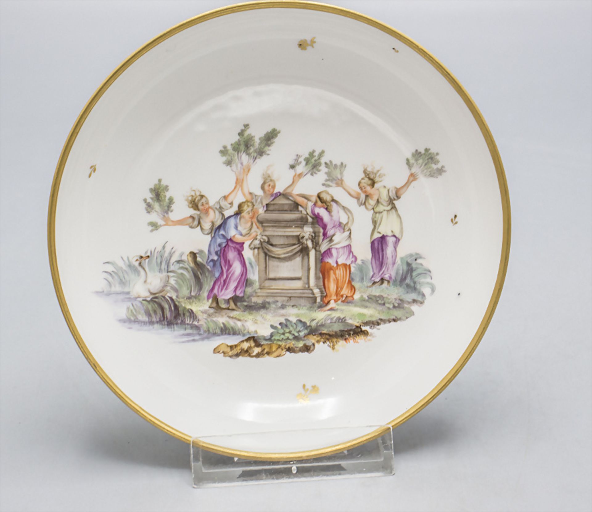 Tasse und Untertasse mit mythologischen Szenen / A cup and saucer with mythological scenes, ... - Image 6 of 7