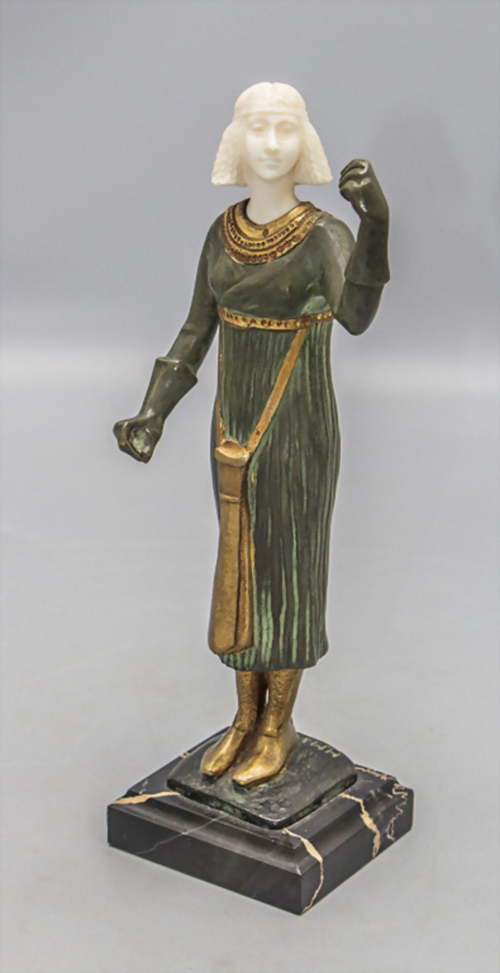Art Déco Figur 'Pharaonin' / An Art Deco bronze of a female Pharaoh, um 1920