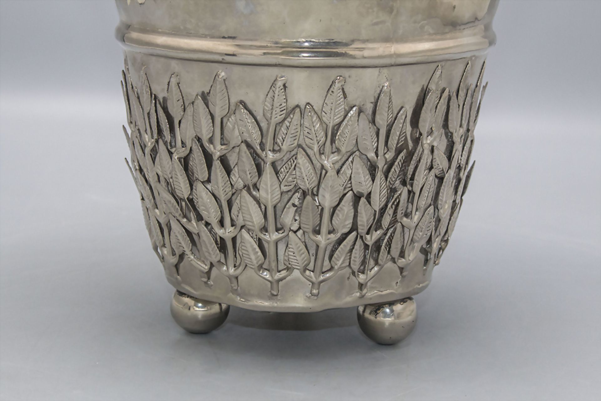 Art Déco Vase / An Art Deco plated vase, wohl deutsch, Ende 20. Jh. - Bild 2 aus 4