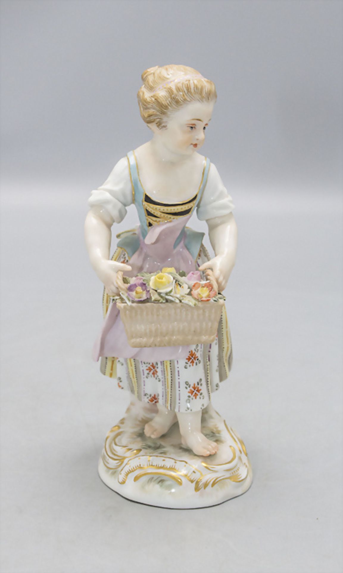 Gärtnerkind 'Mädchen mit Blumenkorb' / A gardener's child 'girl with flower basket', Meissen, ... - Image 2 of 4