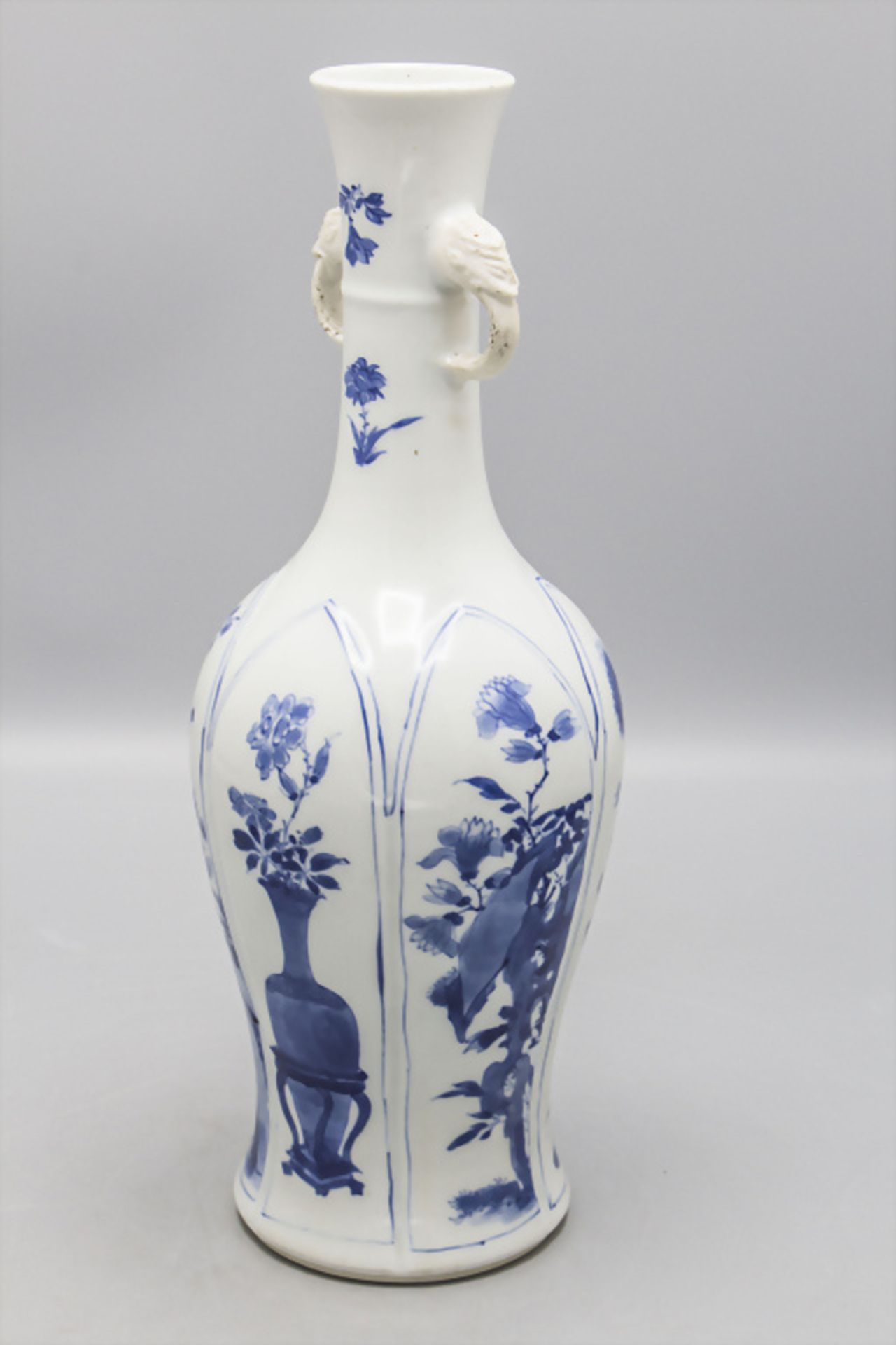 Vase / A porcelain vase, Qing-Dynastie (1644-1911), 18./19. Jh. - Image 3 of 5