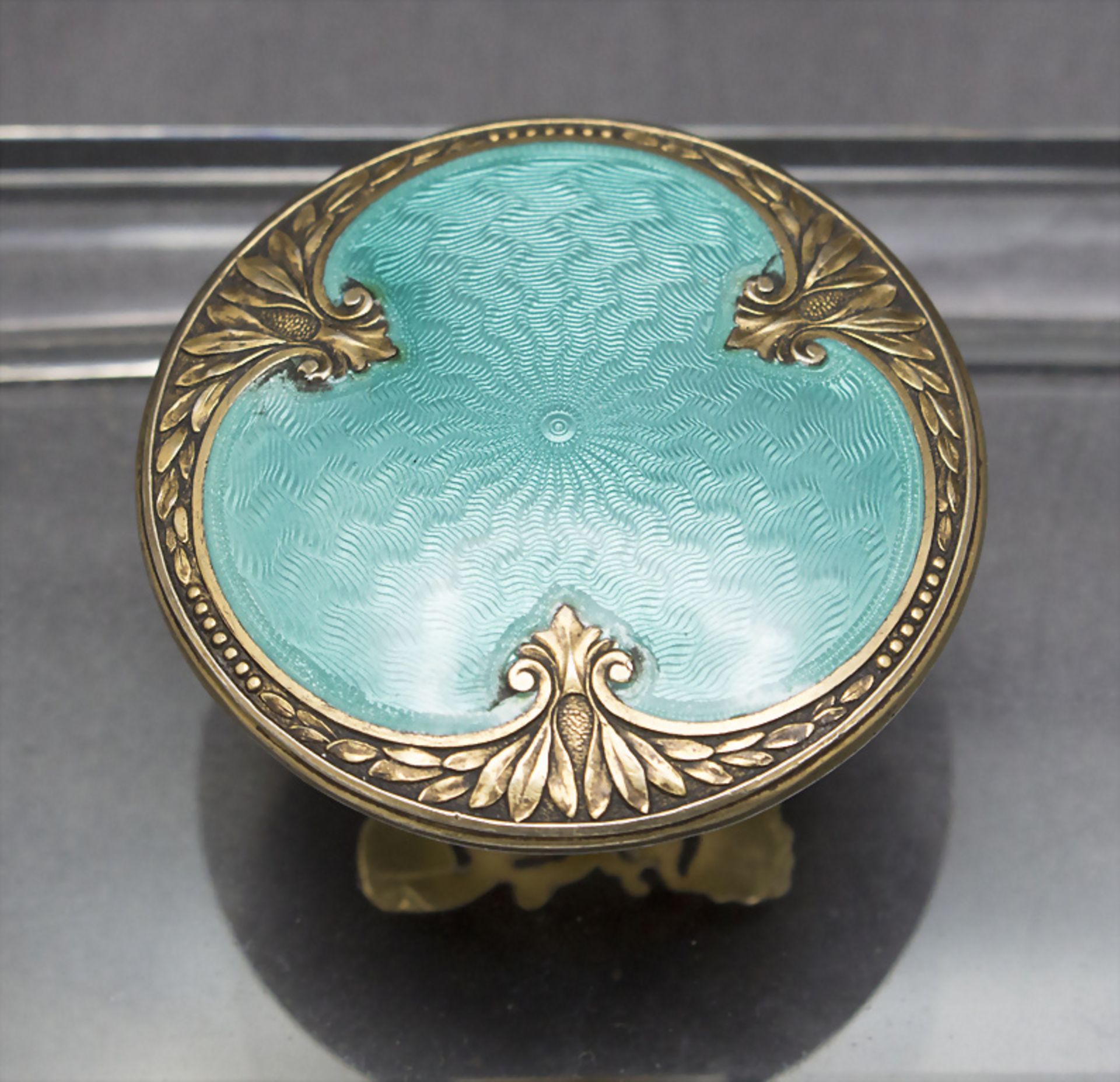 Glasdose mit Silber-Email-Knauf / A glass bowl with enamelled silver knob, wohl Russland, um 1900 - Image 3 of 5