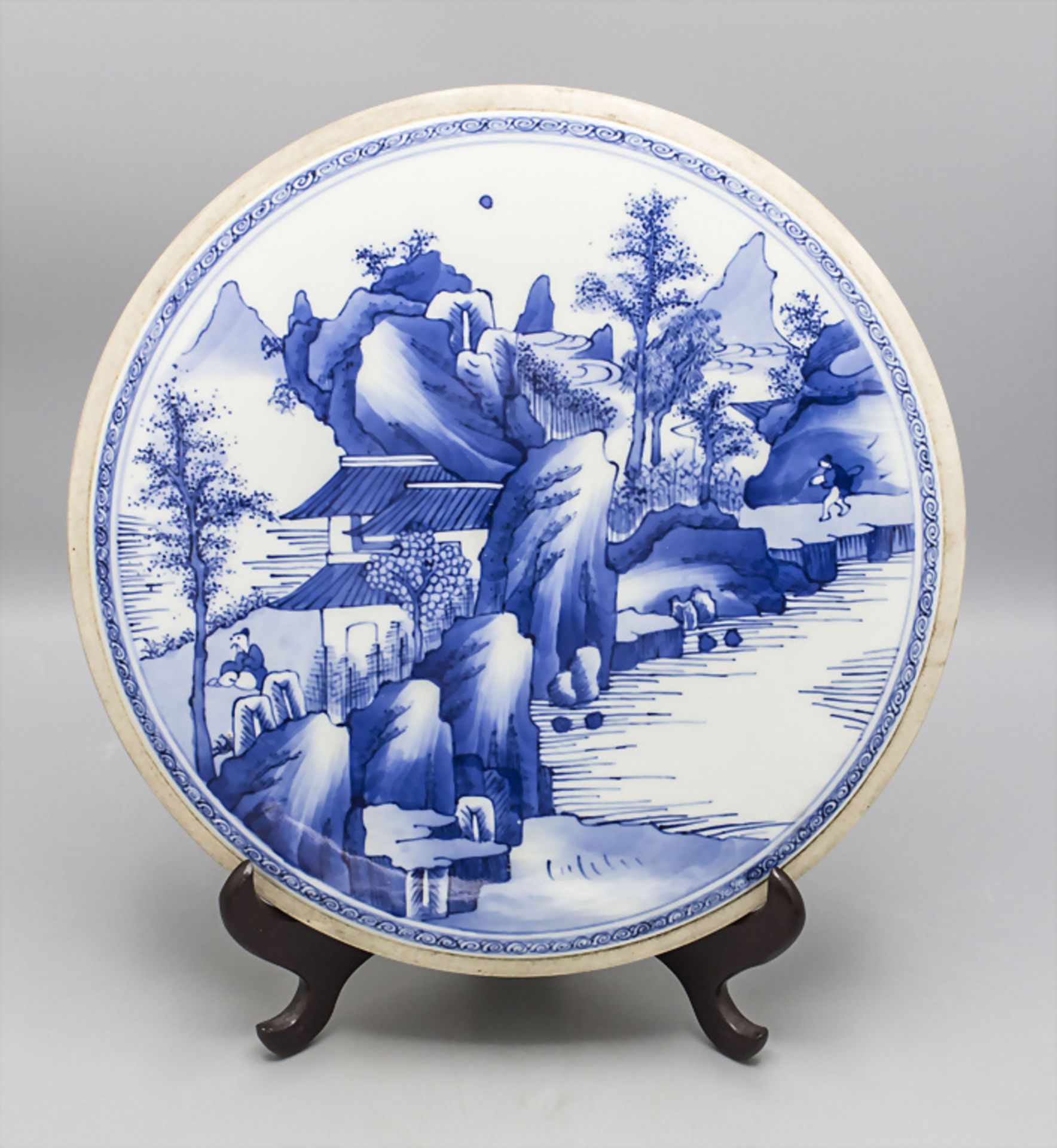Runde Porzellanplatte / A round porcelaine plate, Qing-Dynastie