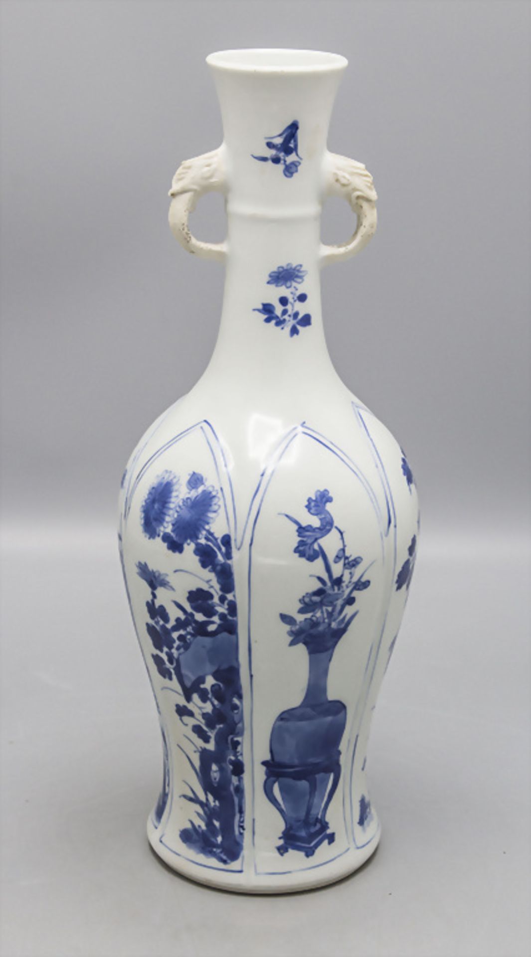 Vase / A porcelain vase, Qing-Dynastie (1644-1911), 18./19. Jh.
