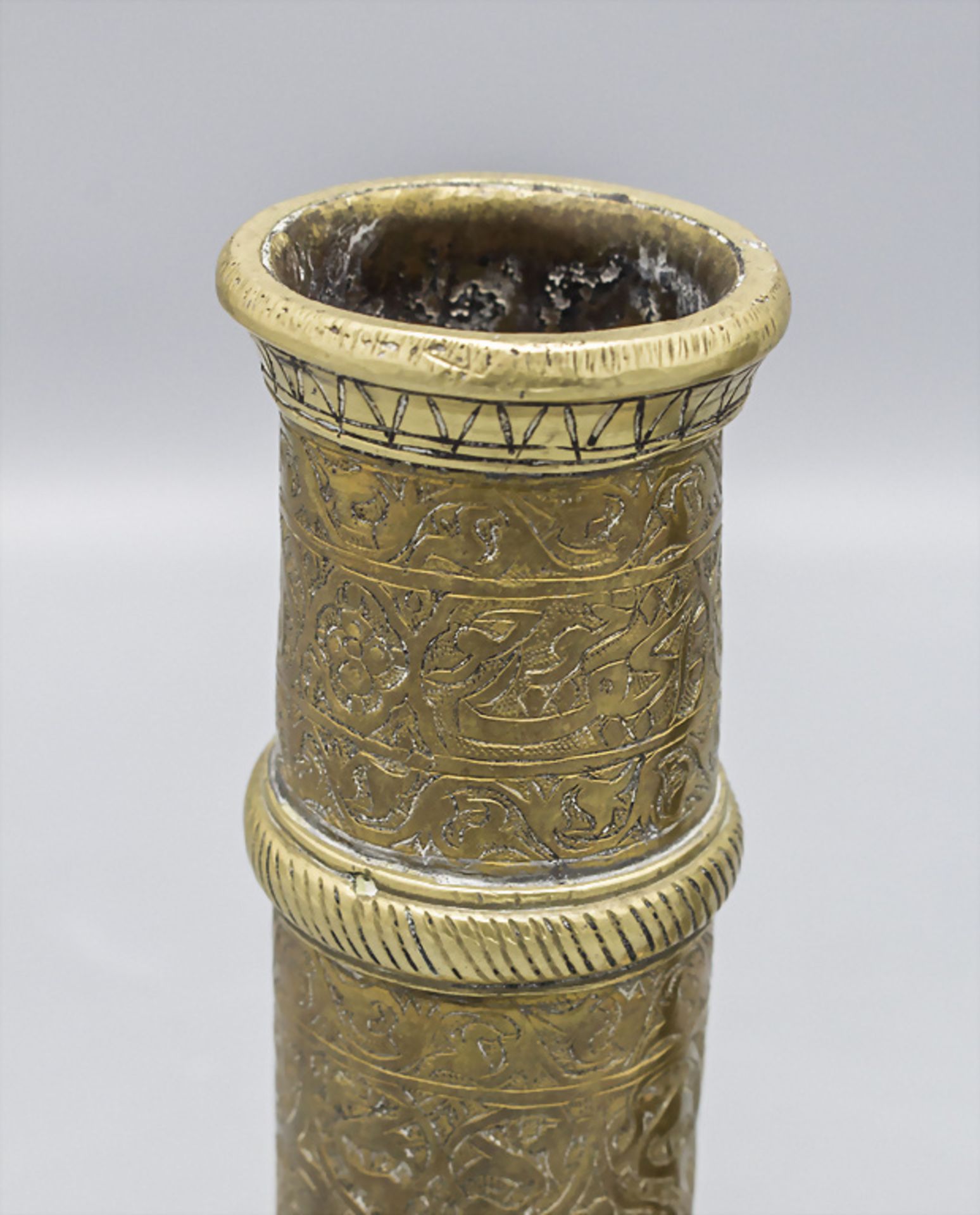 Leuchter Paar / A pair of brass candle holders, Orient, 18. Jh. - Image 2 of 4