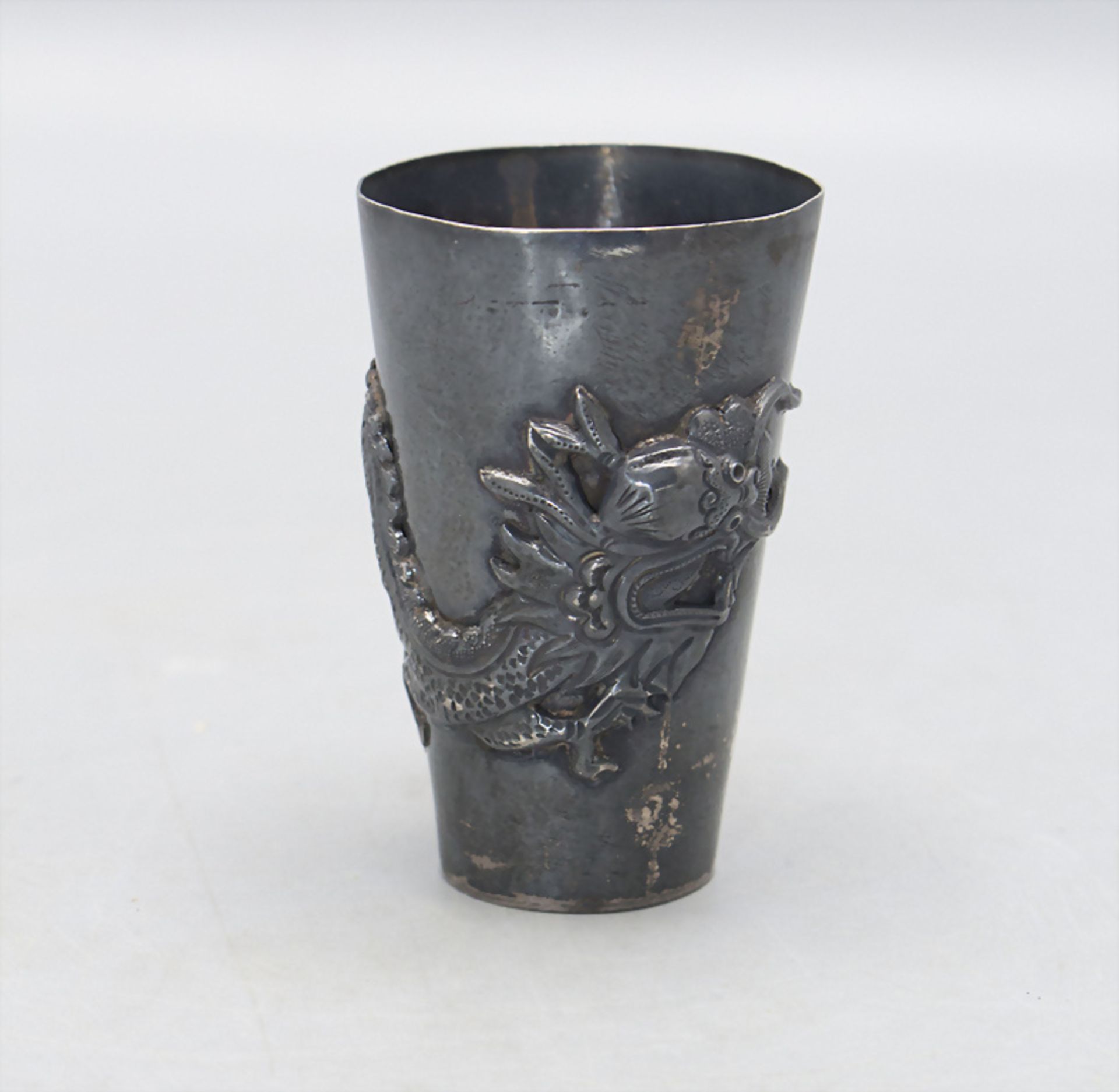 Silberbecher / A silver beaker, China, um 1900 - Bild 2 aus 6