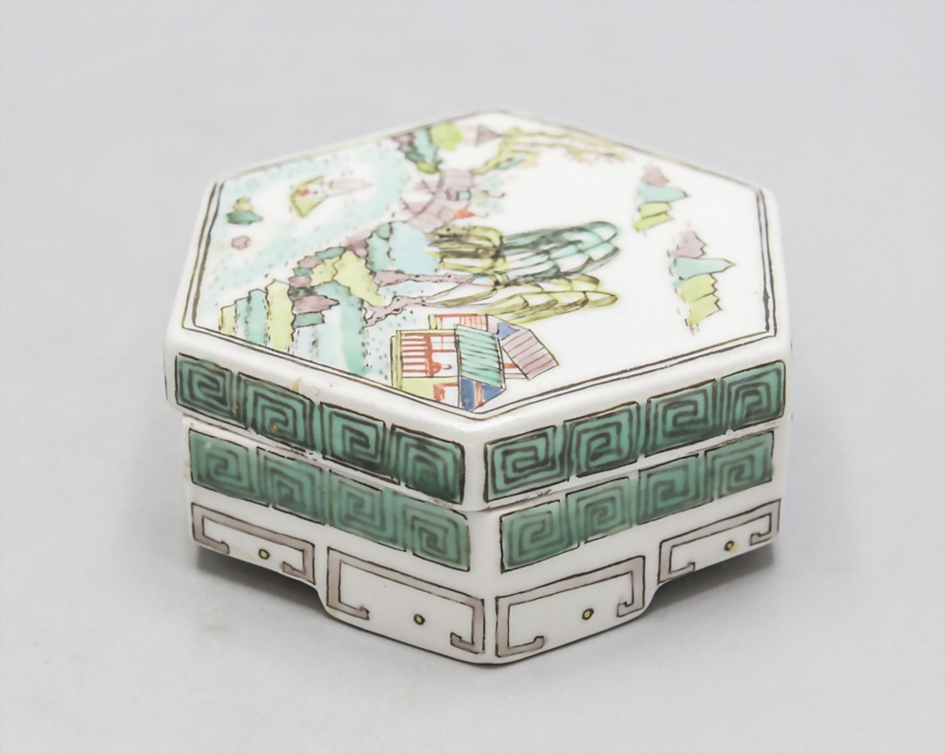 Deckeldose / A lidded porcelain box, China, Qing-Dynastie (1644-1911), 18./19. Jh. - Image 4 of 6