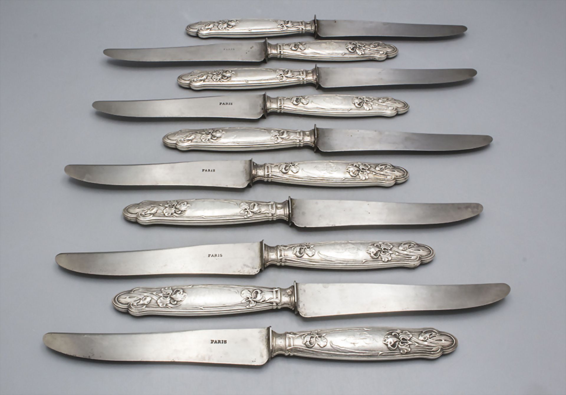 10 Jugendstil Messer mit Schwertlilien / 10 Art Nouveau silver knives with lilies, Louis ...