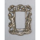 Miniatur Jugendstil Rahmen mit Mädchen / A miniature Art Nouveau frame with a girl picking an ...