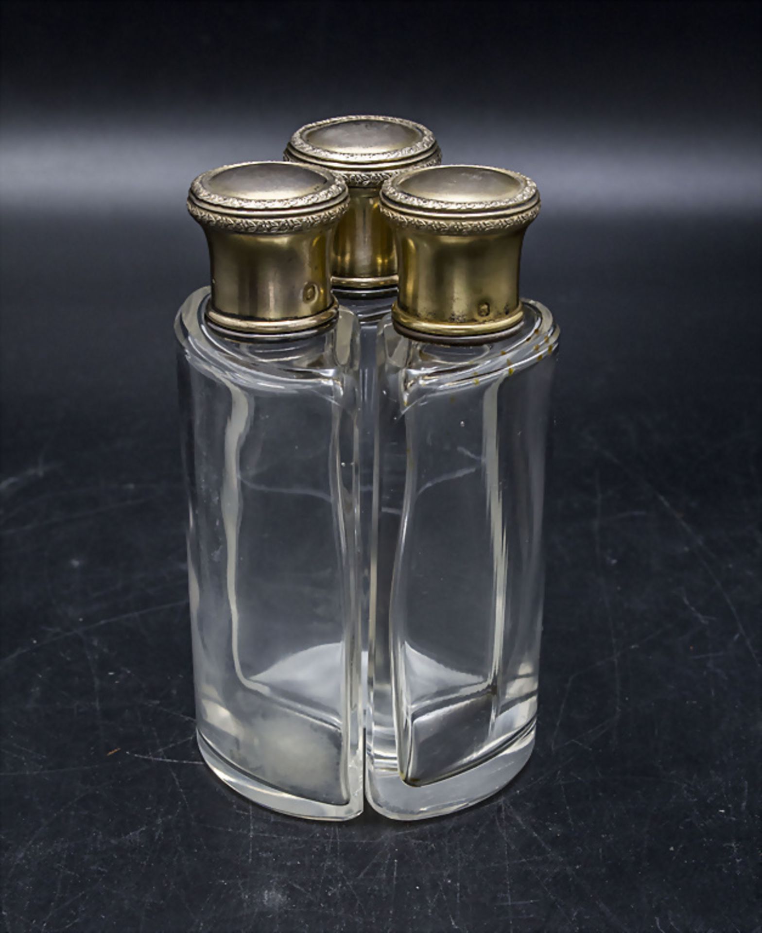 3 Parfümflakons im Lederetui / 3 perfume bottles with silver lid in a leather box, Victor ... - Image 2 of 6