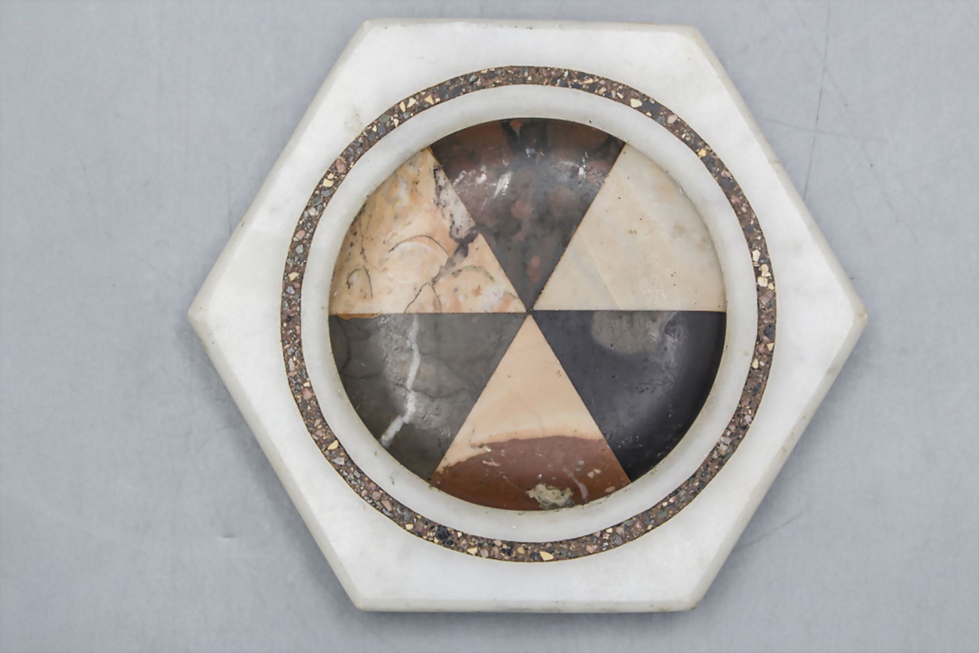 Hexagon Marmor Briefbeschwerer / A hexagon marble paper weight, Frankreich, 19. Jh. - Image 2 of 5