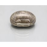 Kleine Dose in Form einer Marone / A small silver box in the shape of a chestnut, Italien, um 1960