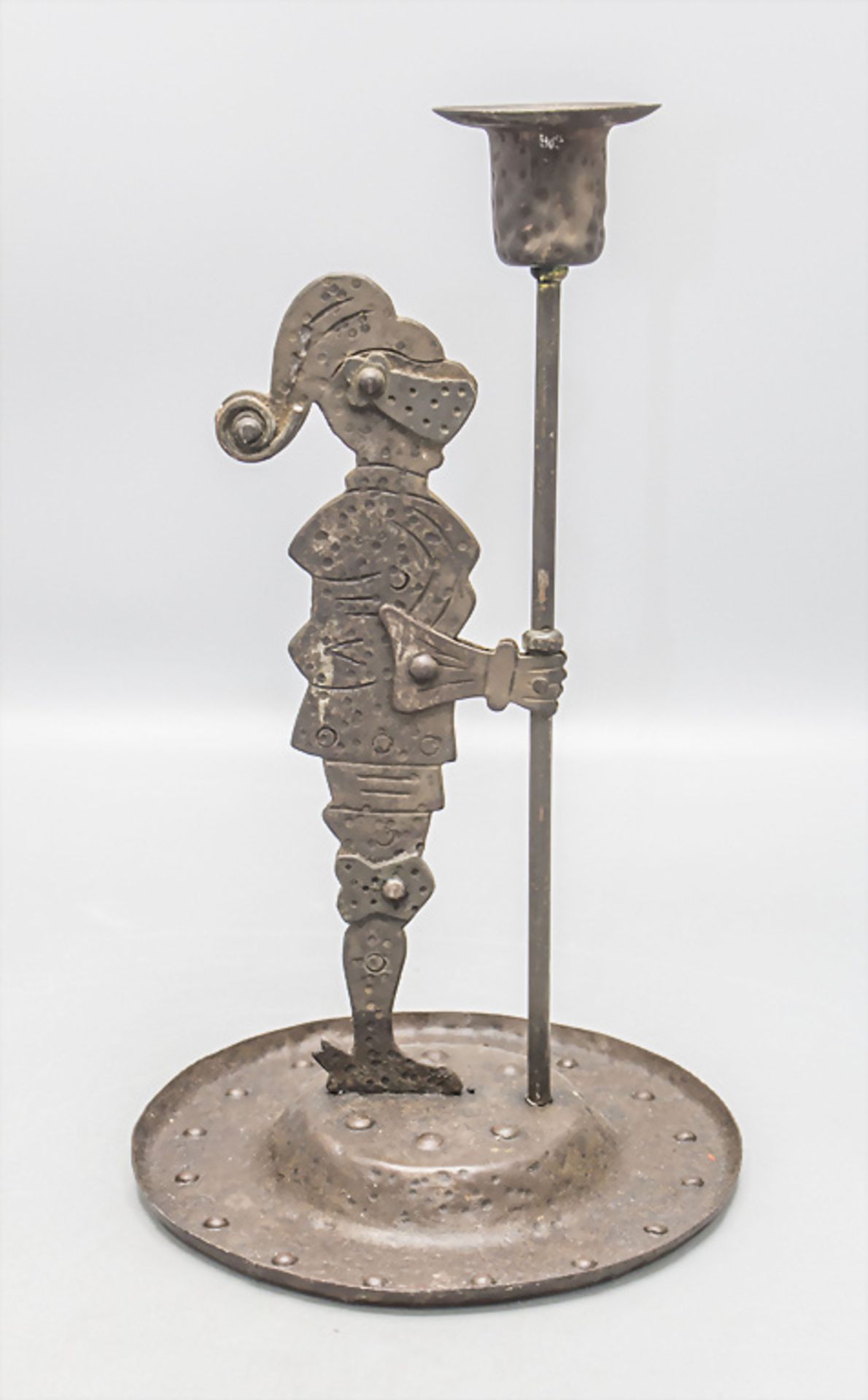 Jugendstil Ritter mit Kerzenleuchter / An Art Nouveau knight with a candle holder, Hugo ... - Bild 2 aus 5