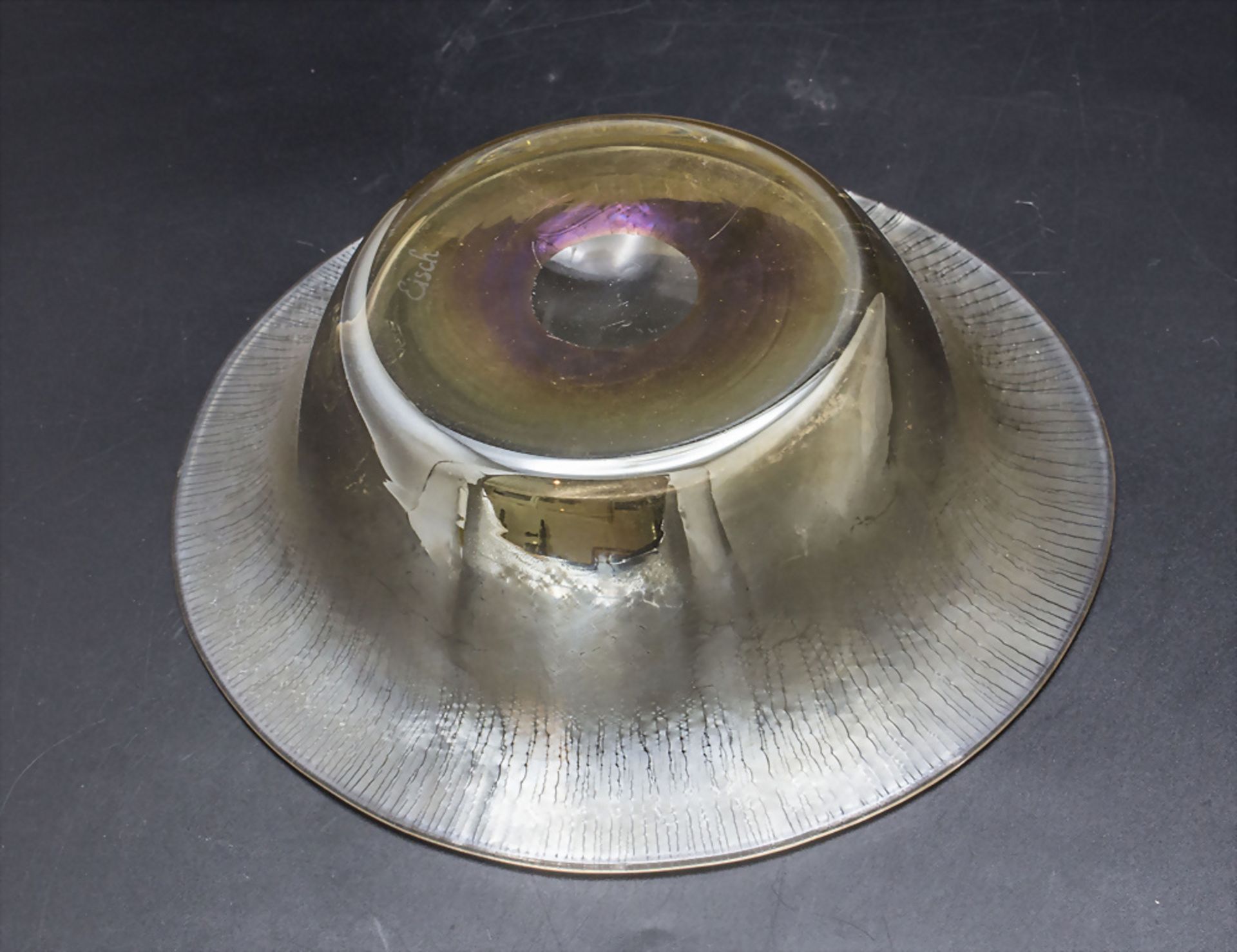 Glasschale / An iridescent lustre glass bowl, Glashütte Eisch, Frauenau, 2. Hälfte 20. Jh. - Bild 3 aus 4