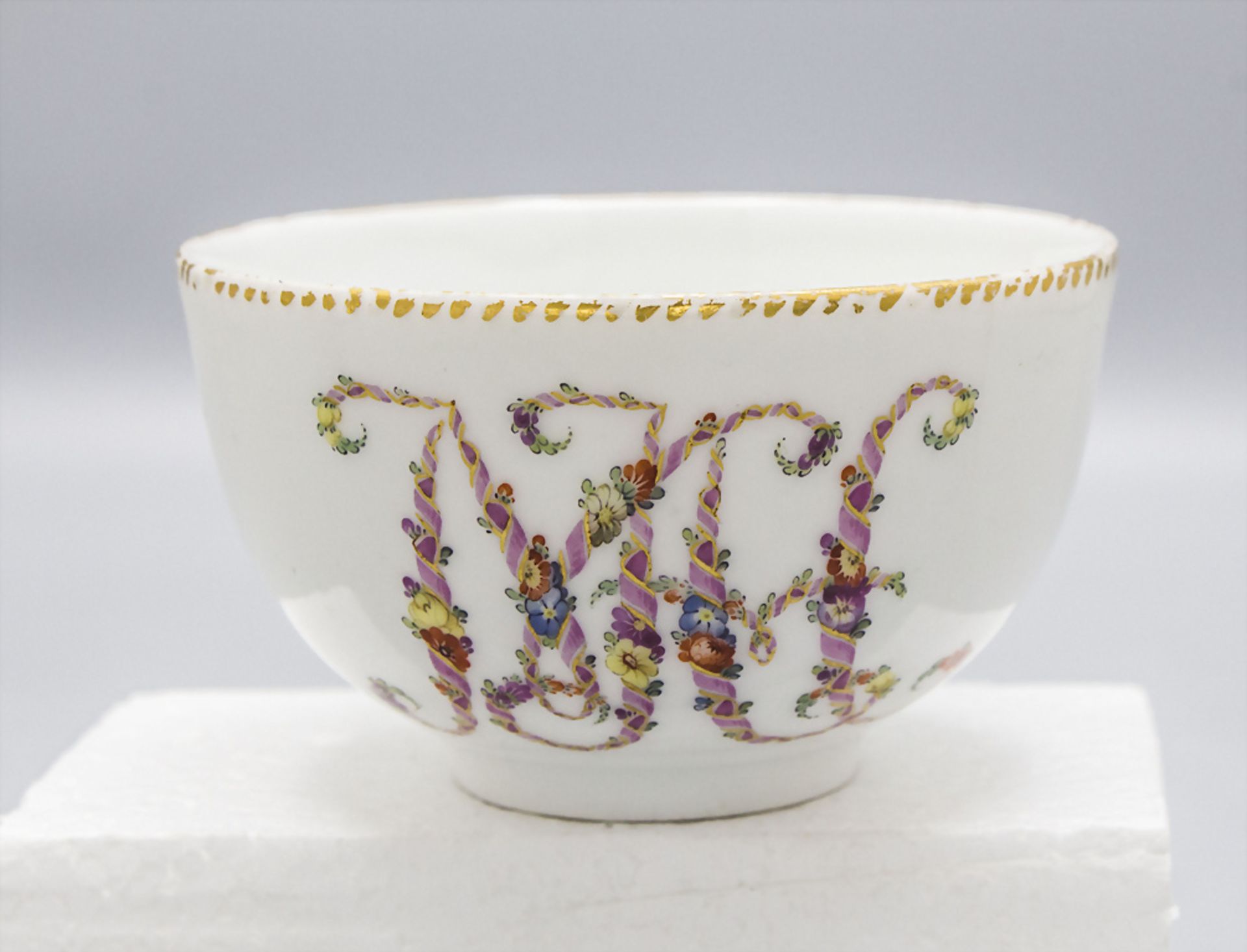 Tasse und Untertasse mit Monogramm 'MH' / A cup and saucer with letters 'MH', KPM Berlin, Ende ... - Image 3 of 7