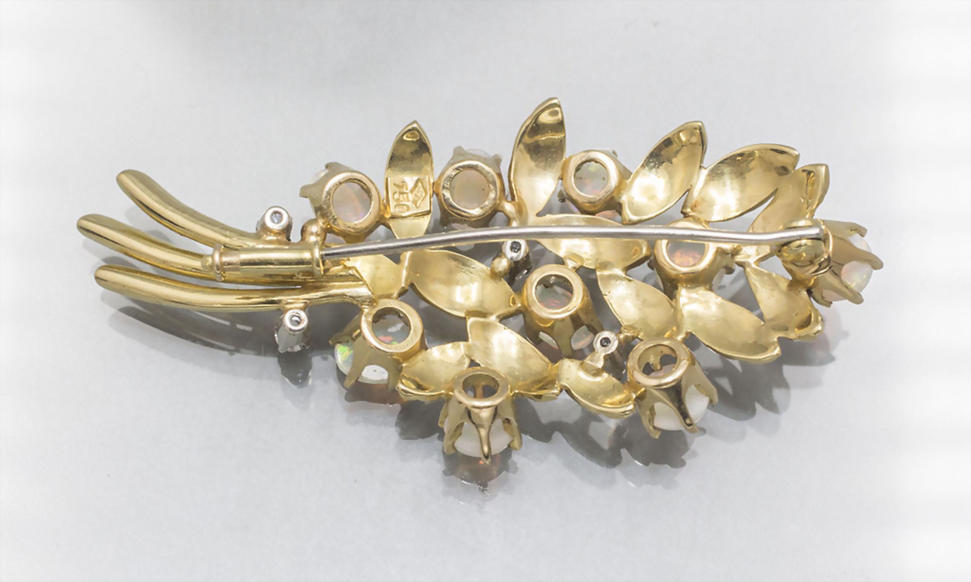 Goldbrosche mit Opalen und Diamanten / An 18 ct gold brooch with opal and diamonds - Bild 3 aus 3
