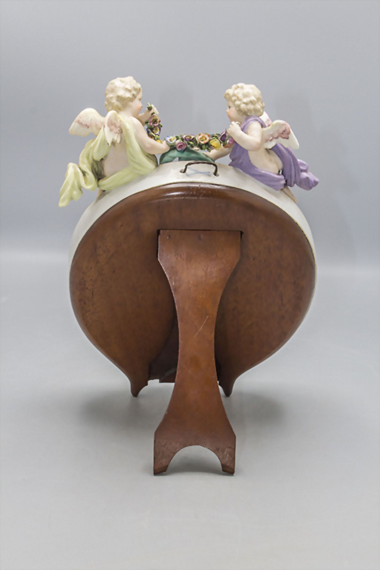 Ovaler Tischspiegel mit 2 Putten / An oval mirror with 2 cherubs, Meissen, Mitte 19. Jh. - Bild 4 aus 5