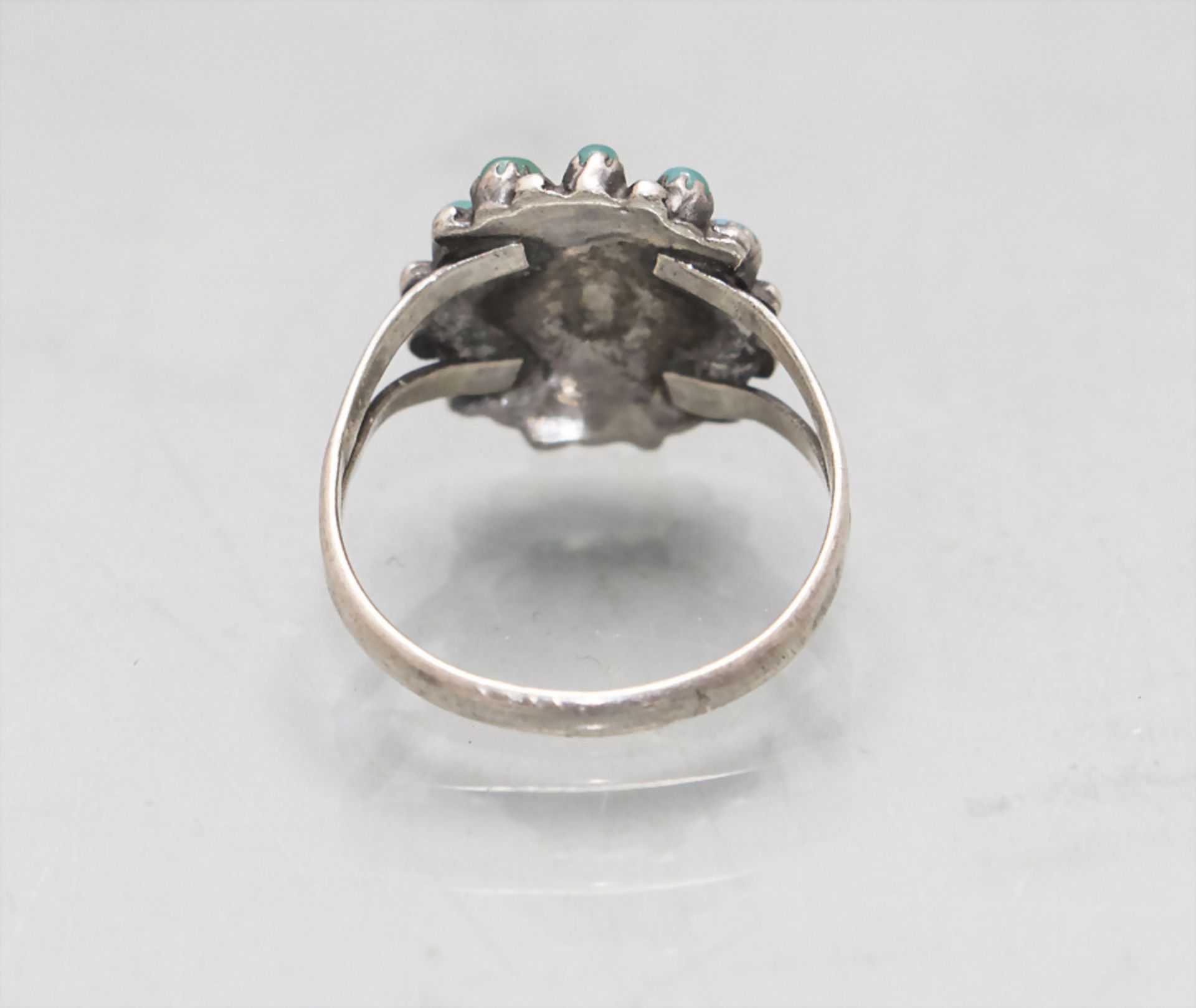 Ring mit Türkisen / A silver ring with turquoise, Anfang 20. Jh. - Bild 3 aus 3