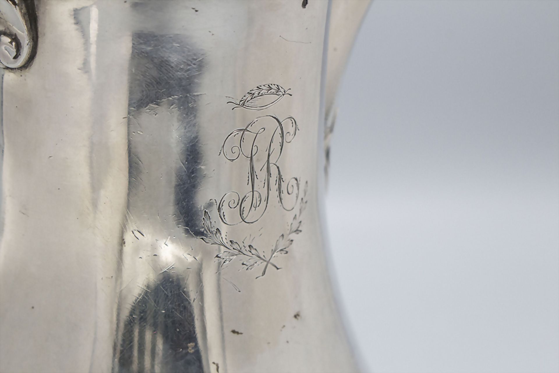 Barock Kaffeekanne / A Baroque silver coffee pot, Jacques Chambert, Versailles, 1764 - Image 3 of 9