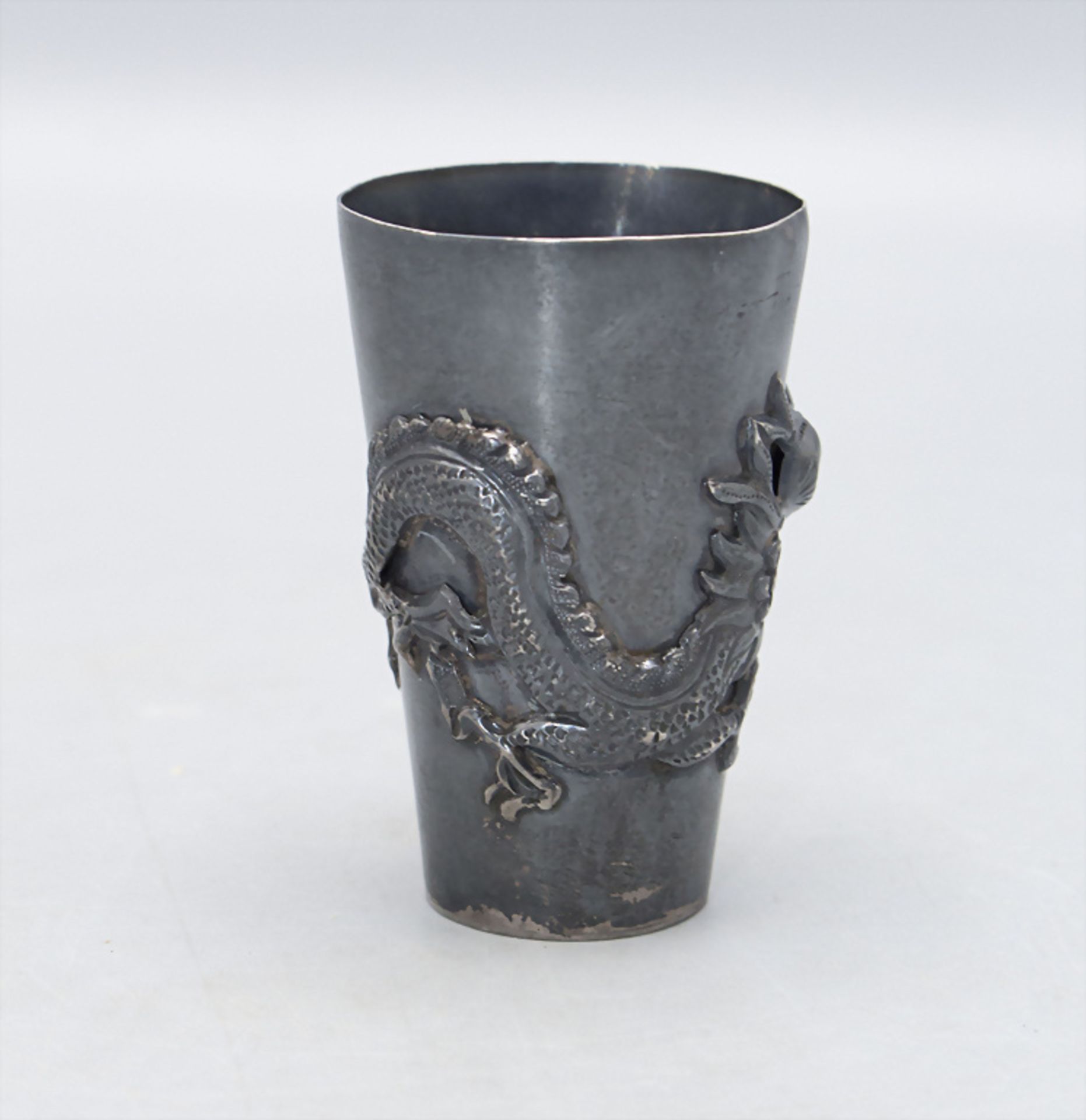 Silberbecher / A silver beaker, China, um 1900 - Bild 3 aus 6