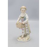 Gärtnerkind 'Mädchen mit Blumenkorb' / A gardener's child 'girl with flower basket', Meissen, ...