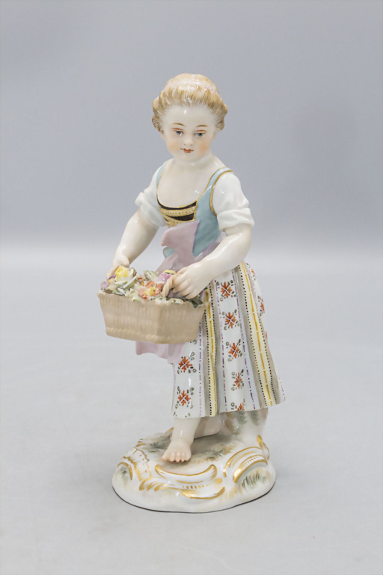 Gärtnerkind 'Mädchen mit Blumenkorb' / A gardener's child 'girl with flower basket', Meissen, ...