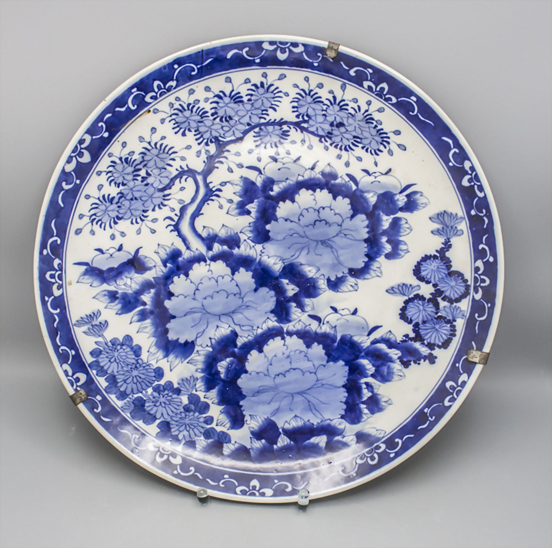 Großer Teller / A large plate, wohl  China 18. Jh.