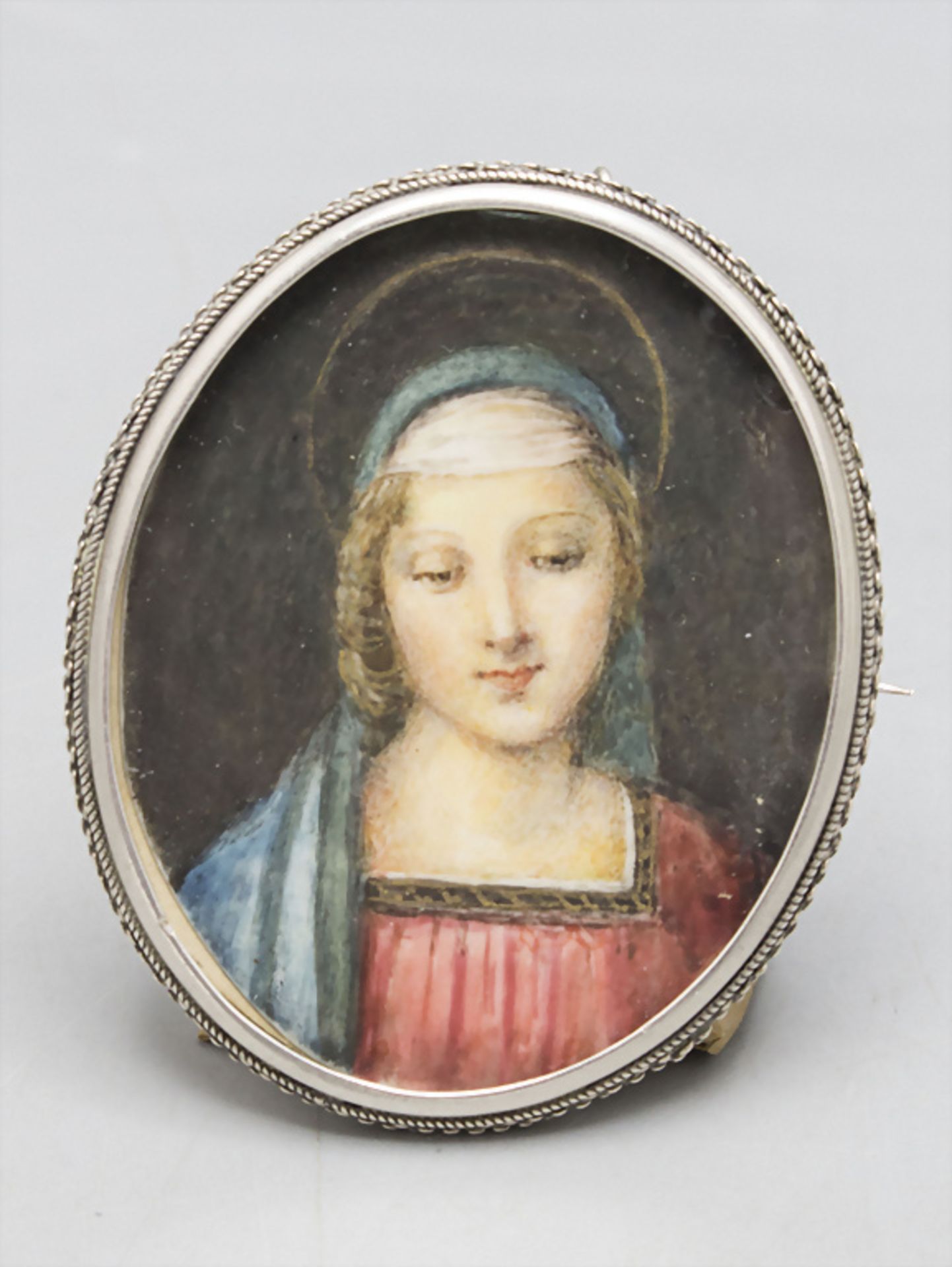 Silberbrosche/Anhänger mit dem Porträt der hl. Maria / A silver brooch/pendant with the ...