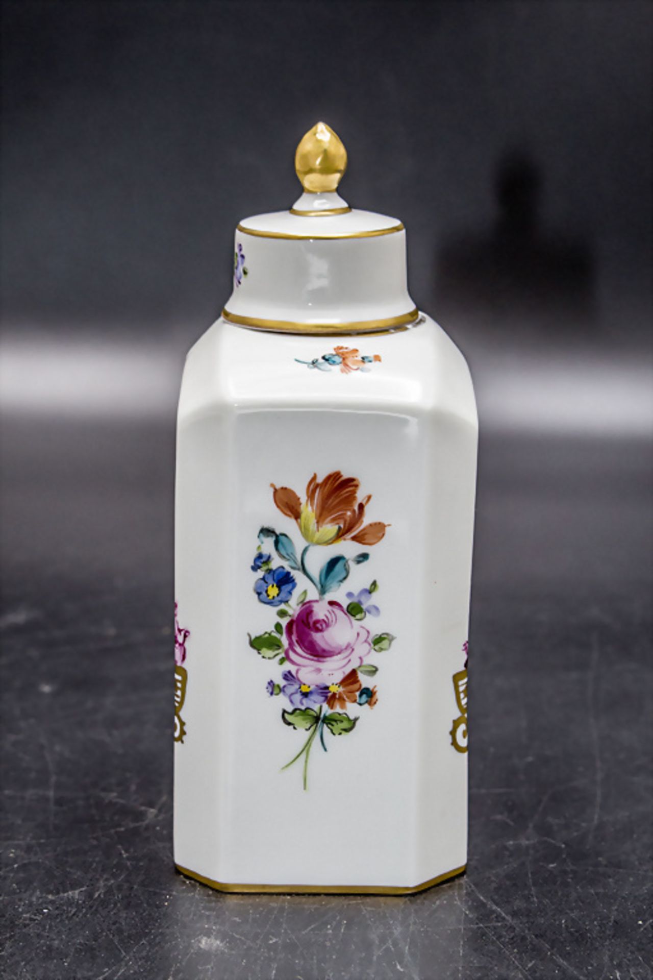 Teedose mit Chinoiserien / A tea caddy with Chinoiserie scenes, Carl Thieme, Potschappel, nach 1900 - Bild 2 aus 8